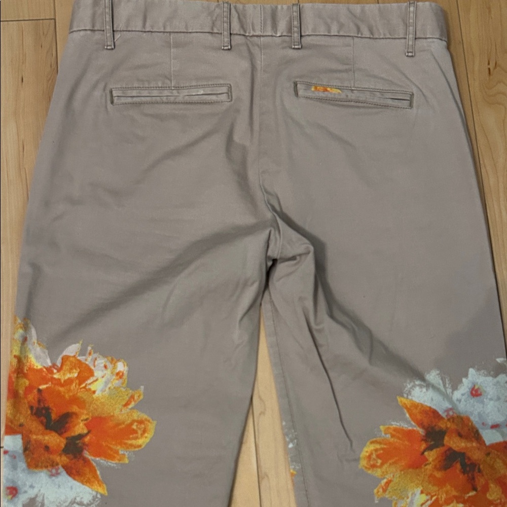 GAP Gray Pants with Orange Floral Design - Picture 4 of 6